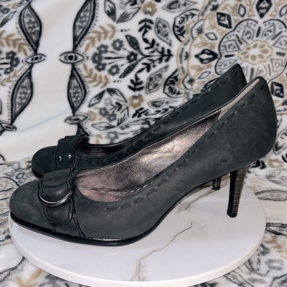 Coach Dinah Black Gray Leather Pumps Heels Buckle WhipStitch Women’s Size 8 B - Picture 6 of 14